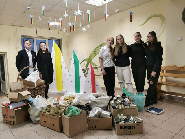 Darbėnų gimnazija – paramos akcijoje Ukrainai